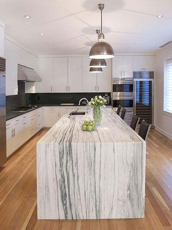 13-vein-cut-stone-slab-will-become-a-focal-point-in-your-kitchen