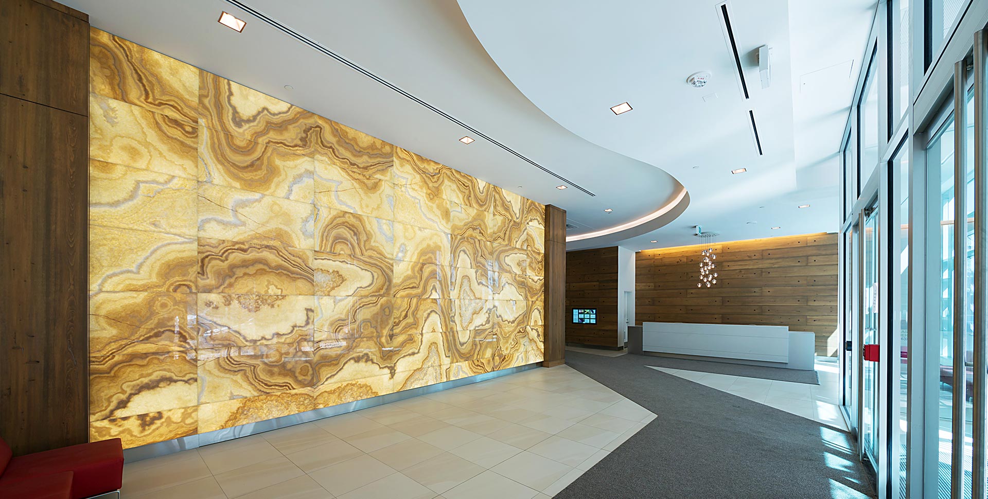 gpi-design-backlit-onyx-feature-wall(2)